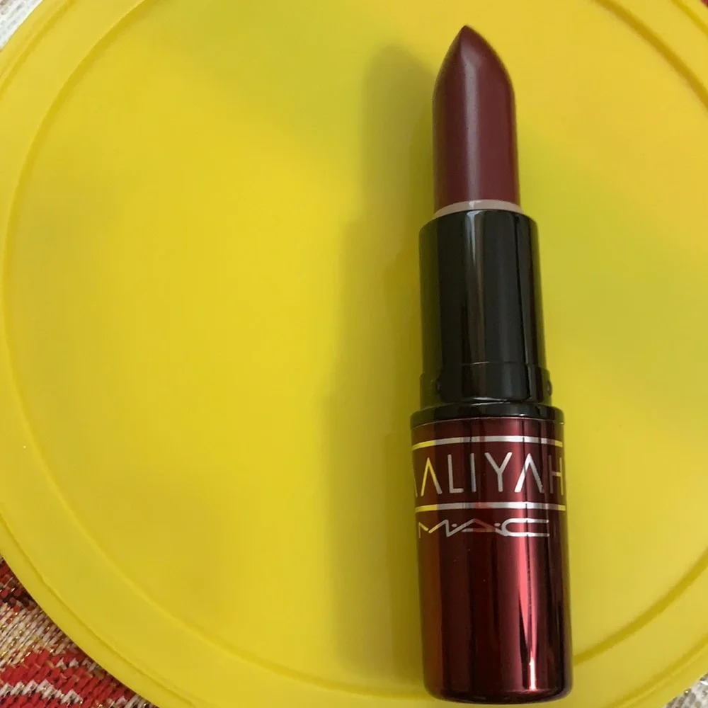 NEW AALIYAH MAC A28 MORE THAN A WOMAN LIPSTICK ROUGE ALEVRES